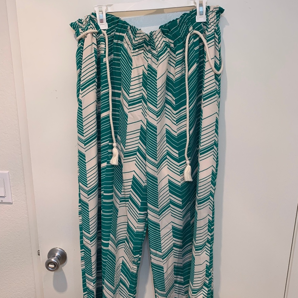 Forever 21 Plus Palm Green Lounge Pants